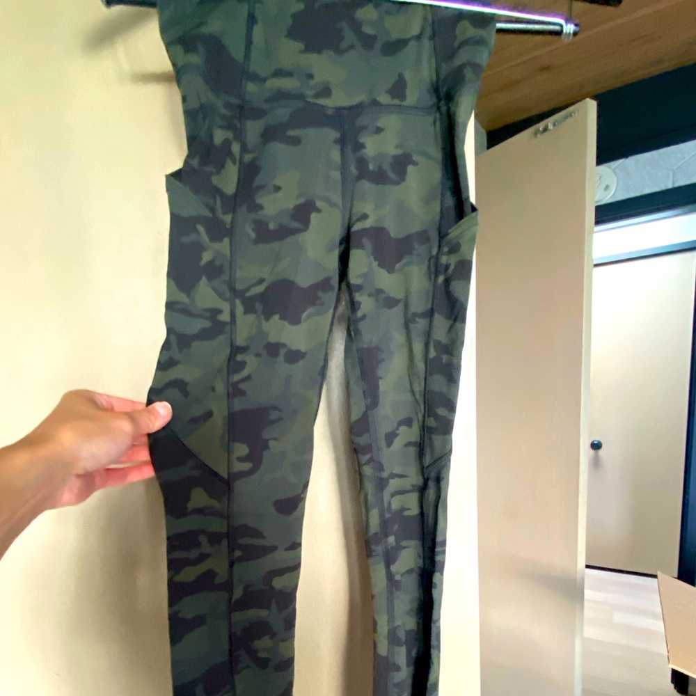 NWOT Green Camo Lululemon Invigorate HR leggings with pockets Sz 2